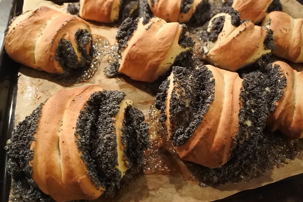 Булочки с маком: рецепт выпечки, пирожки, маковая начинка, шоколадная, из слоеного теста, с сахаром, с глазурью