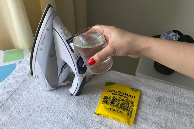 Что делать если из утюга течет коричневая вода?