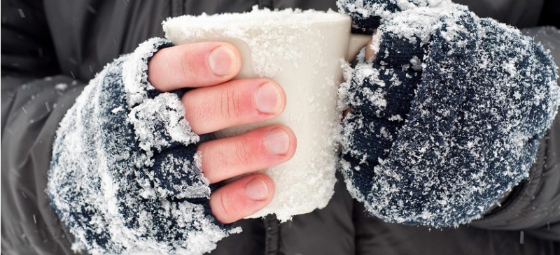 Что включает в себя первая помощь при переохлаждении?