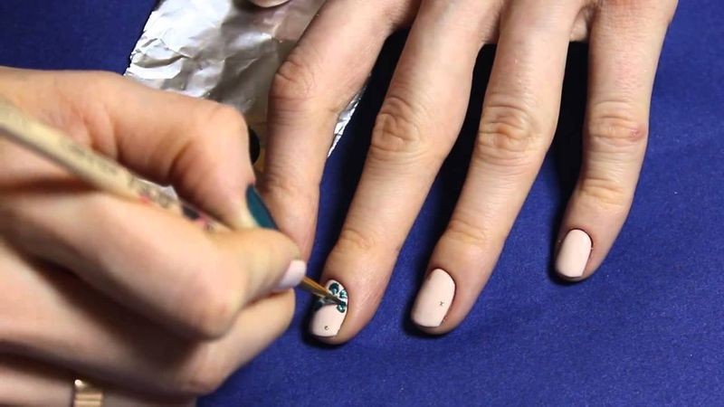 Гель лак незаменимая вещь в создании идеального маникюра
