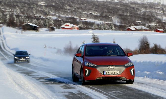 Hyundai i-ioniq concept: 700 км пути для него не проблема