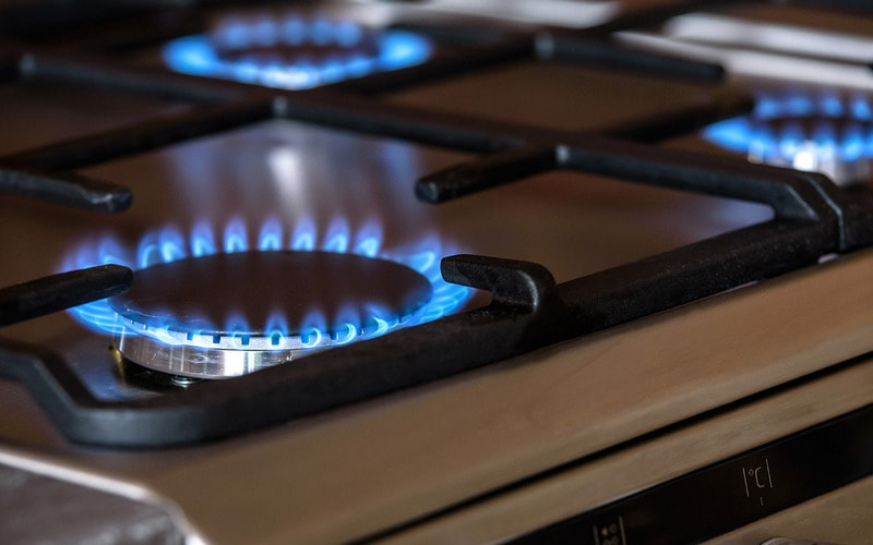 Как и чем очистить газовую плиту от жира и нагара в домашних условиях