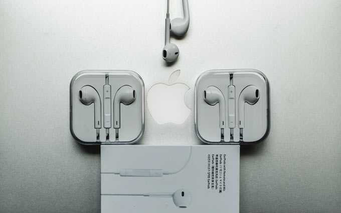 Как можно почистить белую гарнитуру apple earpods, вакуумные и другие наушники