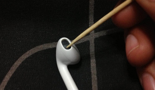 Как можно почистить белую гарнитуру apple earpods, вакуумные и другие наушники
