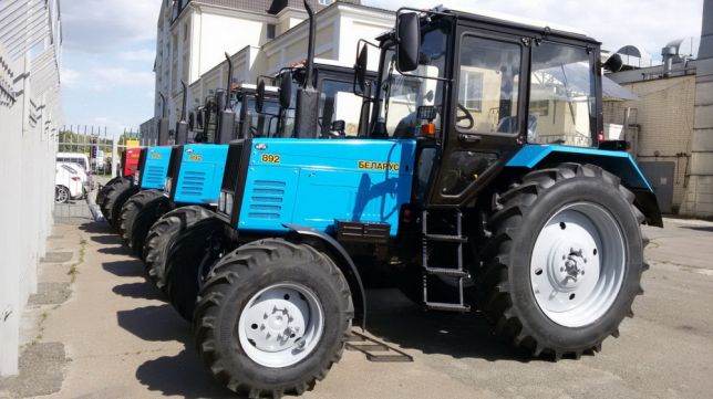 Колесные тракторы мтз 1025 и их главные особенности