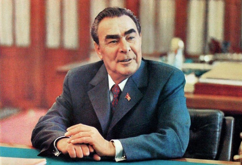 Леонид брежнев – биография, факты, фото