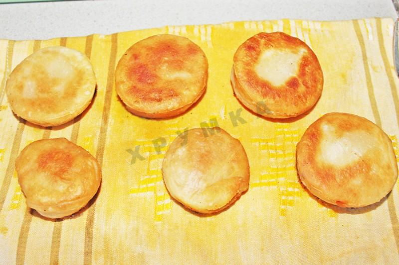 Пирожки бомбочки: с помидорами и сыром, рецепт, другие варианты начинок, виды теста