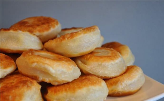 Пирожки бомбочки: с помидорами и сыром, рецепт, другие варианты начинок, виды теста