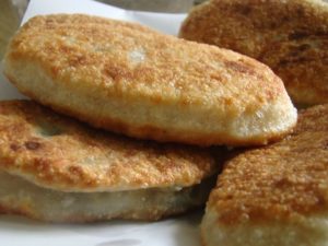Пирожки с щавелем: рецепты жареных, с яйцом, сладкие
