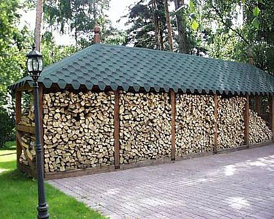 Правильное хранение дров на даче