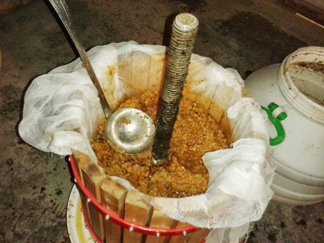 Самогон из мезги (яблочной или виноградной): быстрый и эффективный рецепт приготовления