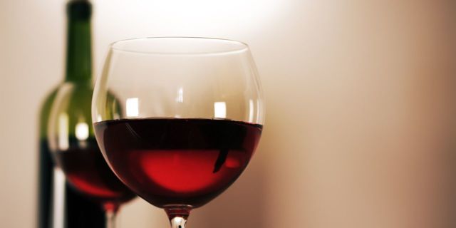 Состав вина: содержание кислот, витаминов и микроэлементов в напитке
