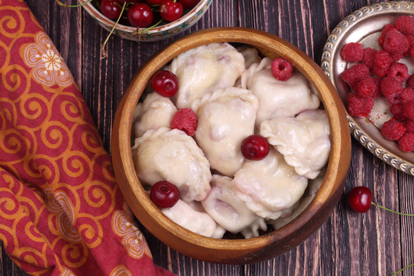 Вареники с клубникой: рецепт теста, из свежей, замороженной, консервированной, правила подачи