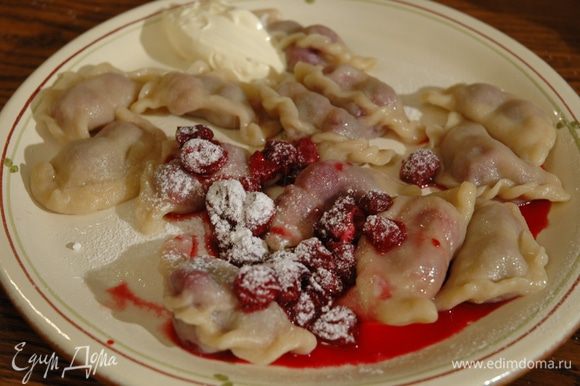 Вареники с клубникой: рецепт теста, из свежей, замороженной, консервированной, правила подачи