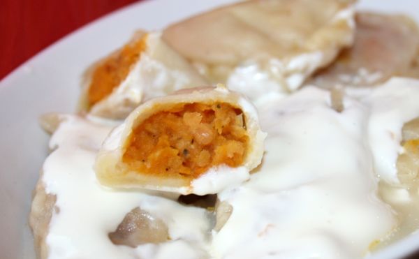 Вареники с клубникой: рецепт теста, из свежей, замороженной, консервированной, правила подачи